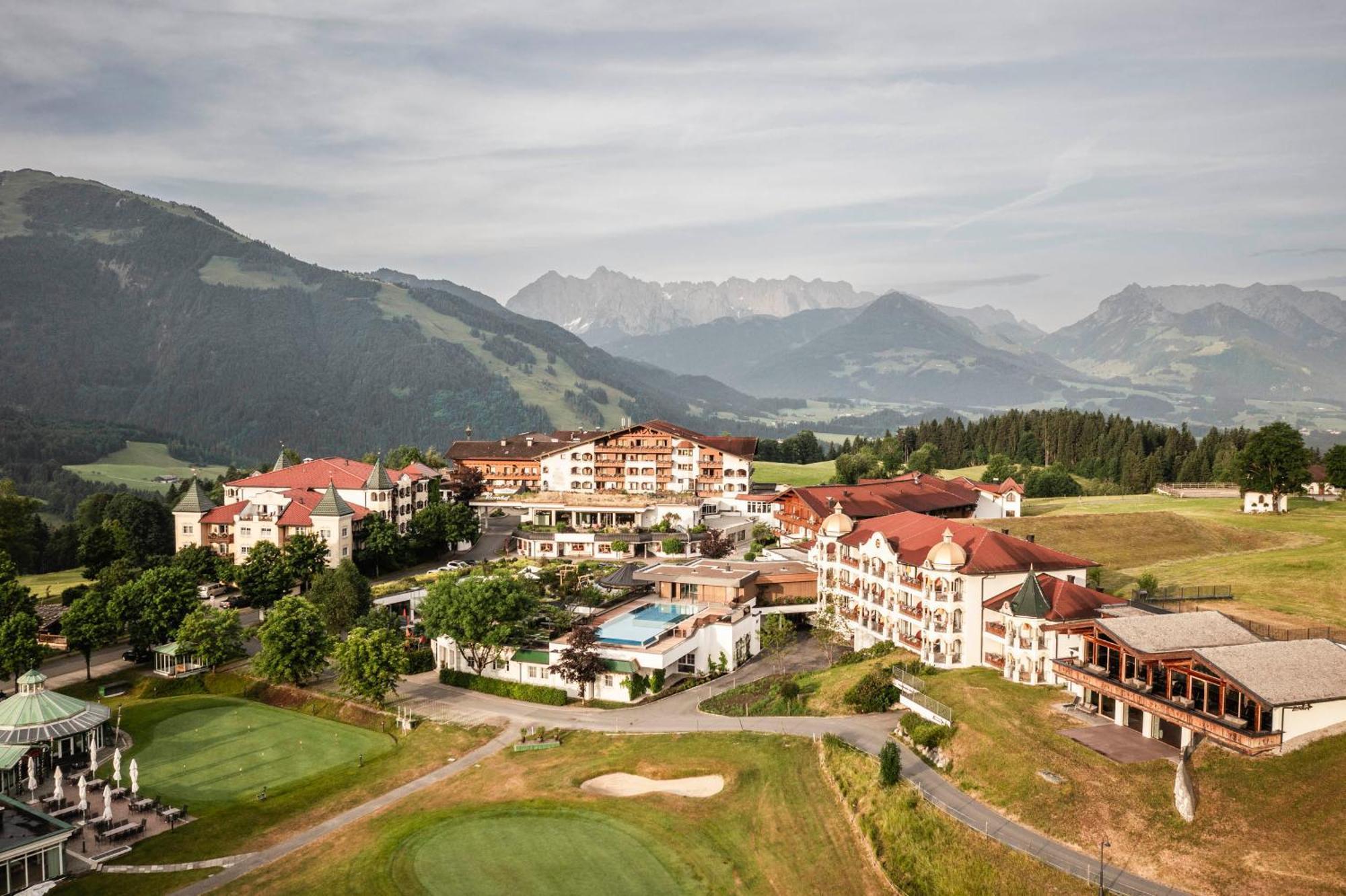 Hotel Peternhof Kössen Buitenkant foto
